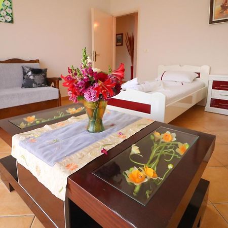 Apartments Vila Roboci Sarande Exterior photo