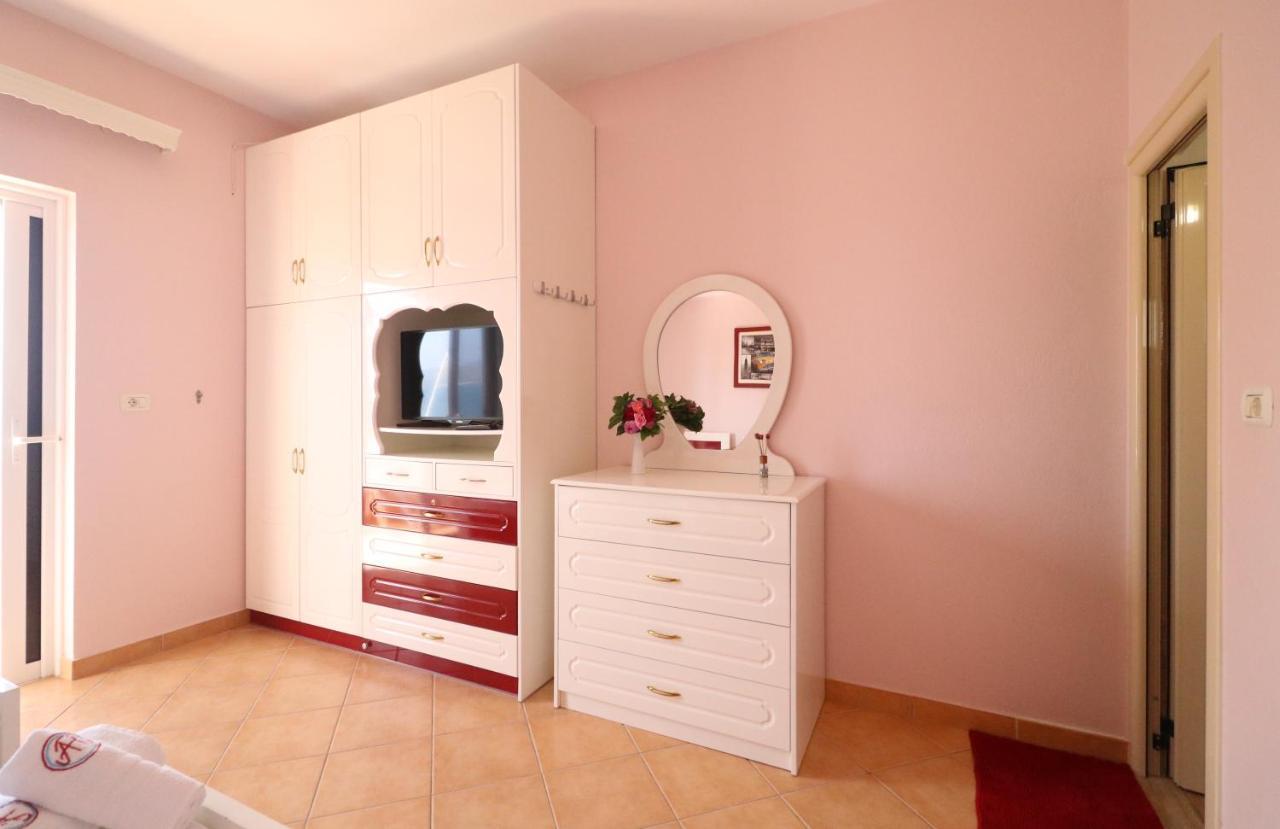 Apartments Vila Roboci Sarande Exterior photo